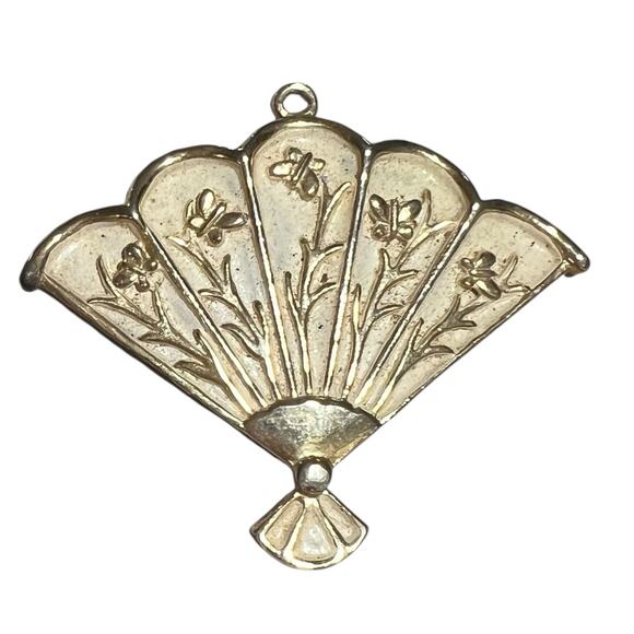 Signed ORNK Vintage Brass Fan Pendant Charm Ornate Floral Design - Picture 1 of 7